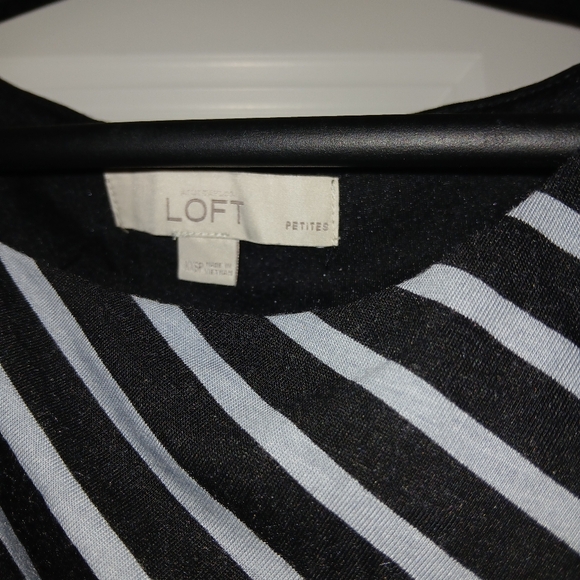 Form fitting striped Loft dress - Picture 2 of 2